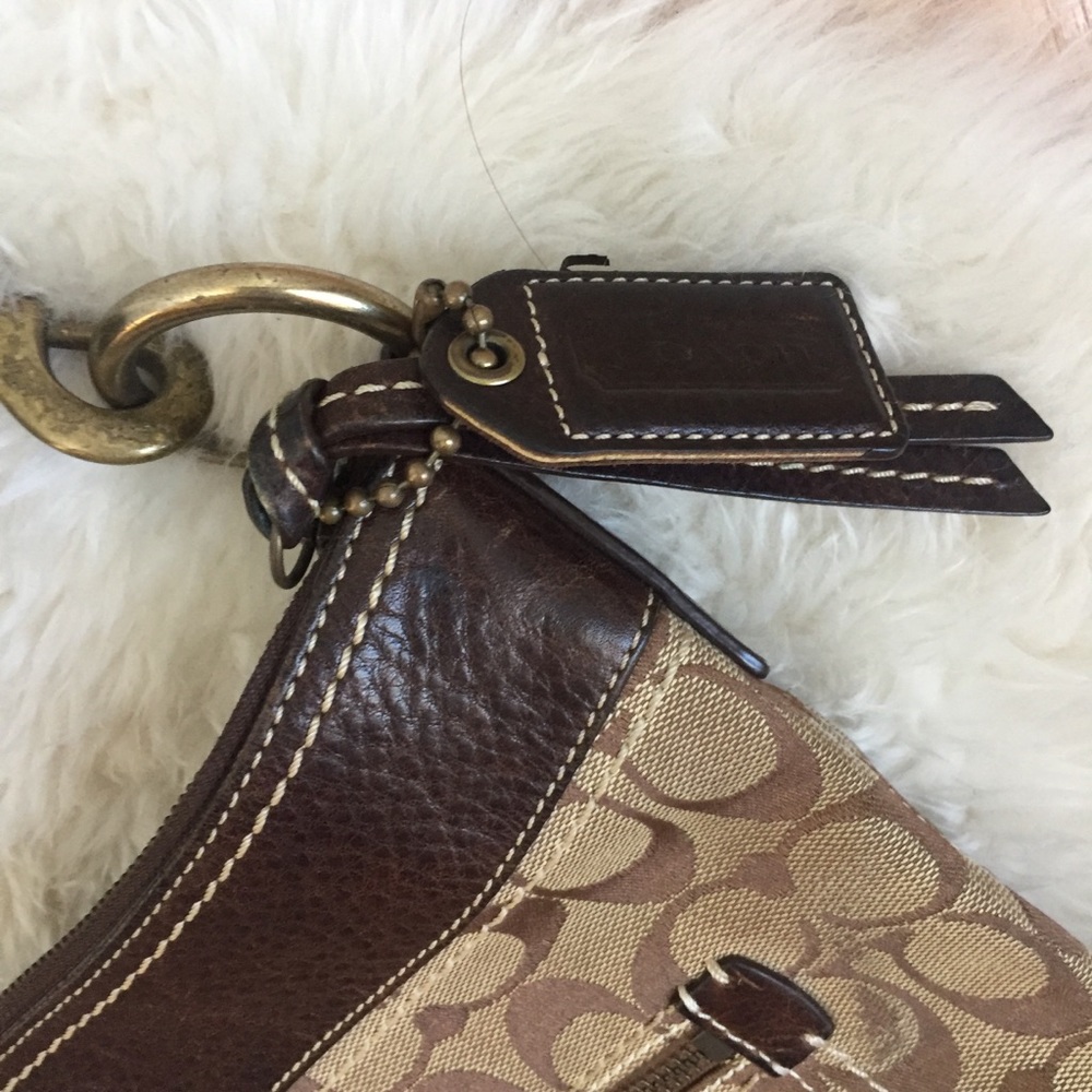 Coach Signature Print Cross Body Bag - Picture 4 of 8